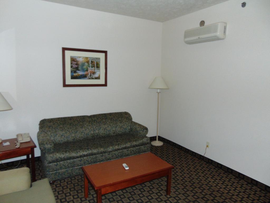 Days Inn By Wyndham Pentwater Habitación foto